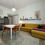 Stylish Flat Near Station And Center Daire Como